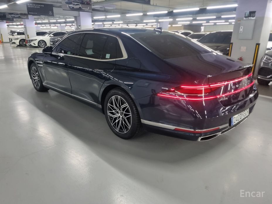  Genesis G90