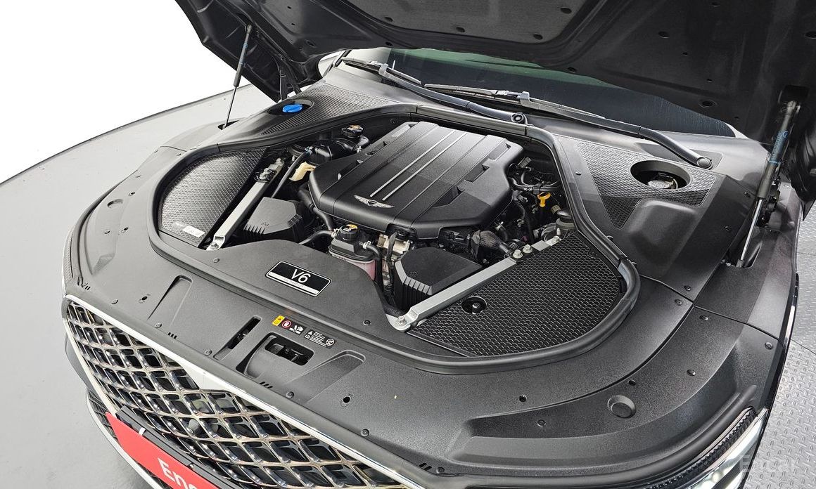  Genesis G90