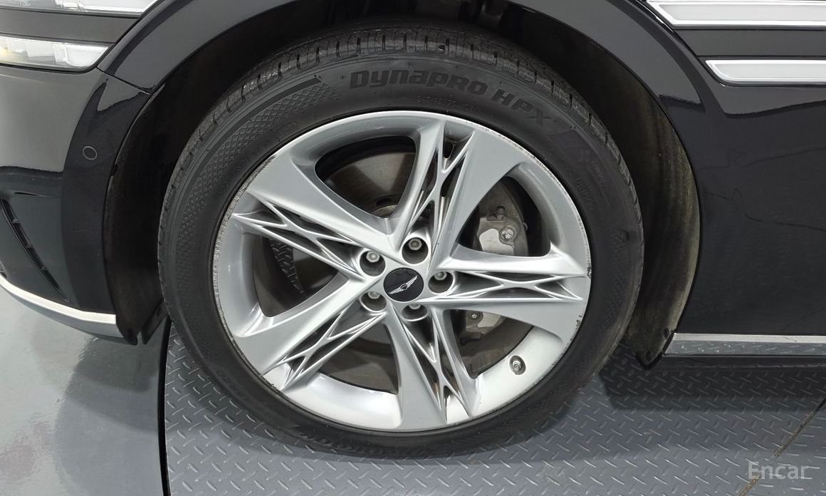  Genesis G90
