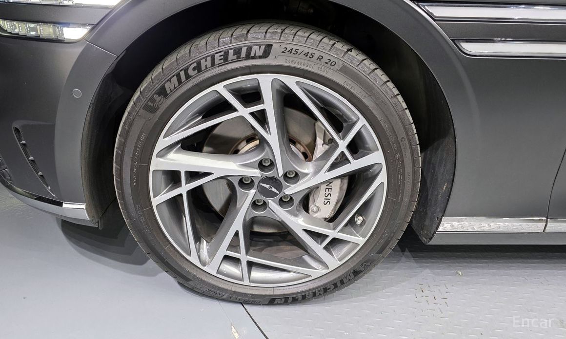  Genesis G90