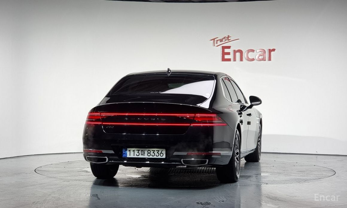  Genesis G90