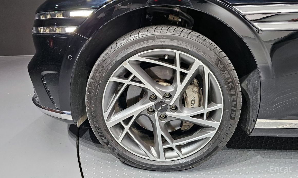  Genesis G90