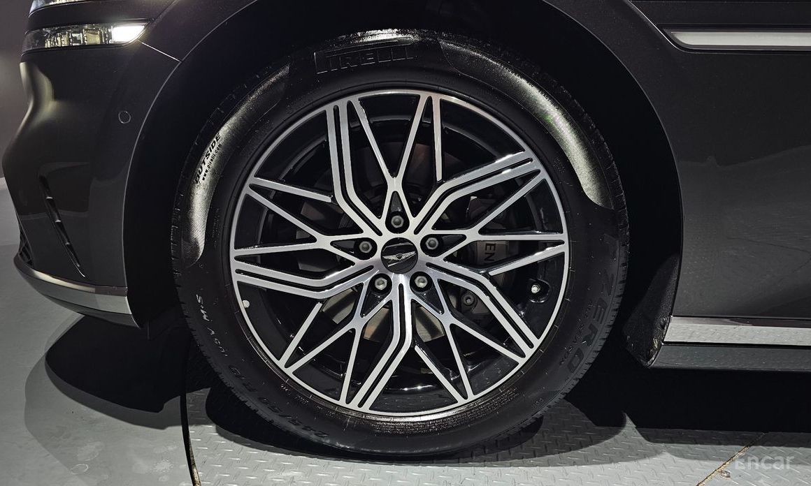  Genesis G90