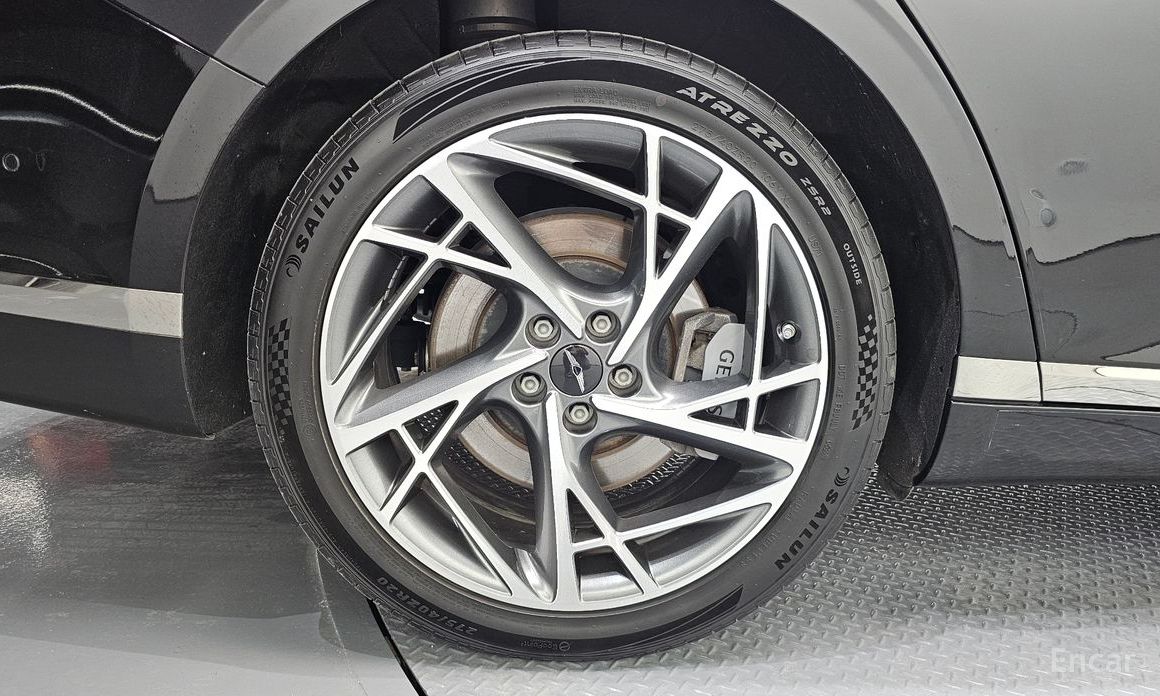  Genesis G90