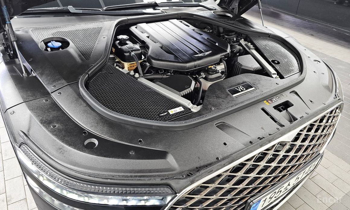  Genesis G90