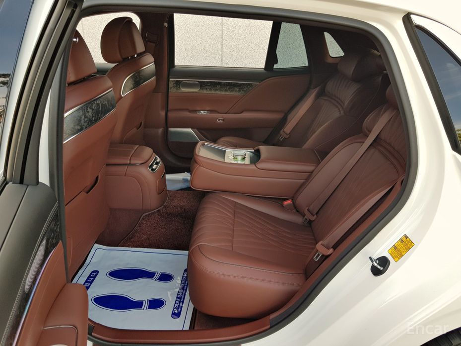  Genesis G90