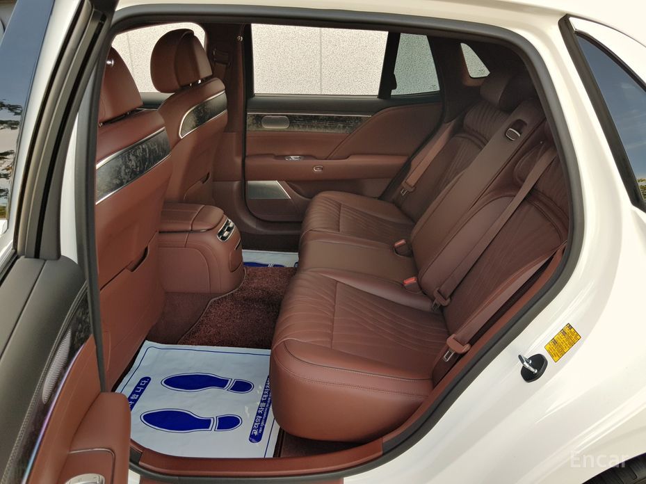  Genesis G90