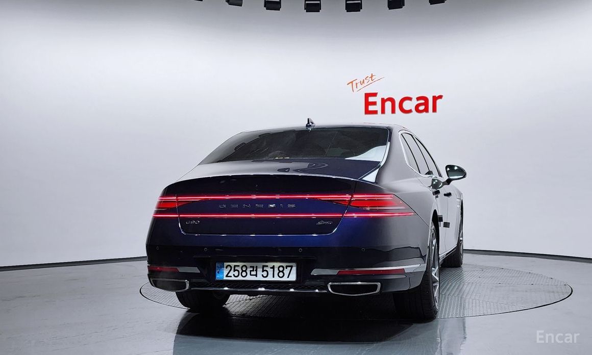  Genesis G90