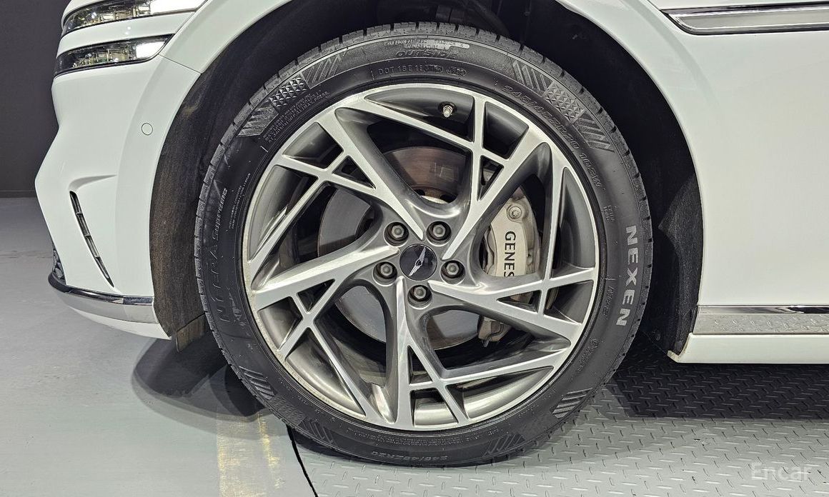  Genesis G90
