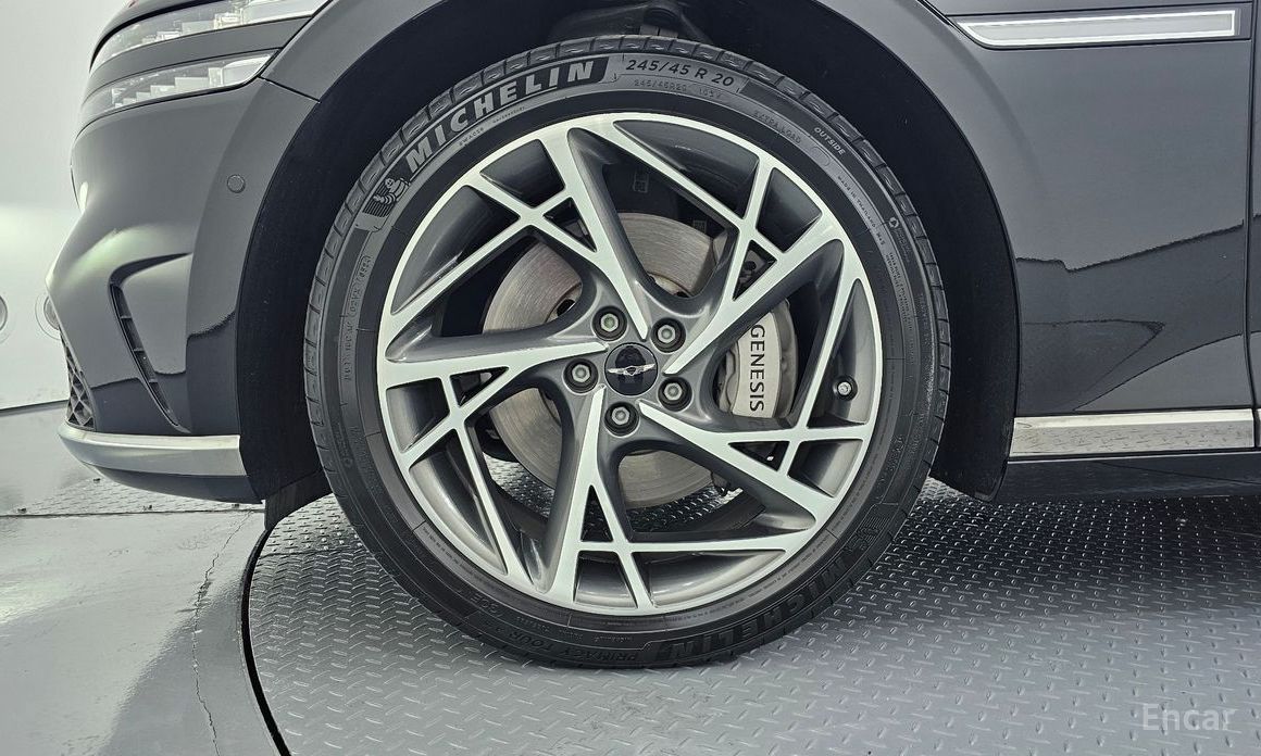  Genesis G90