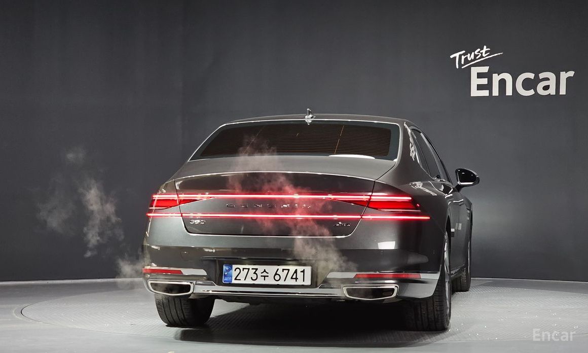  Genesis G90