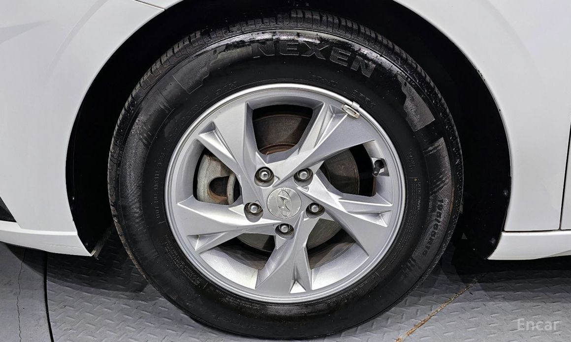  Hyundai AVANTE