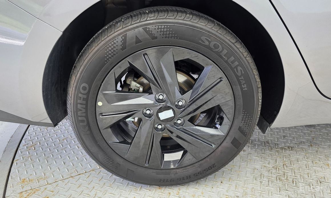  Hyundai AVANTE