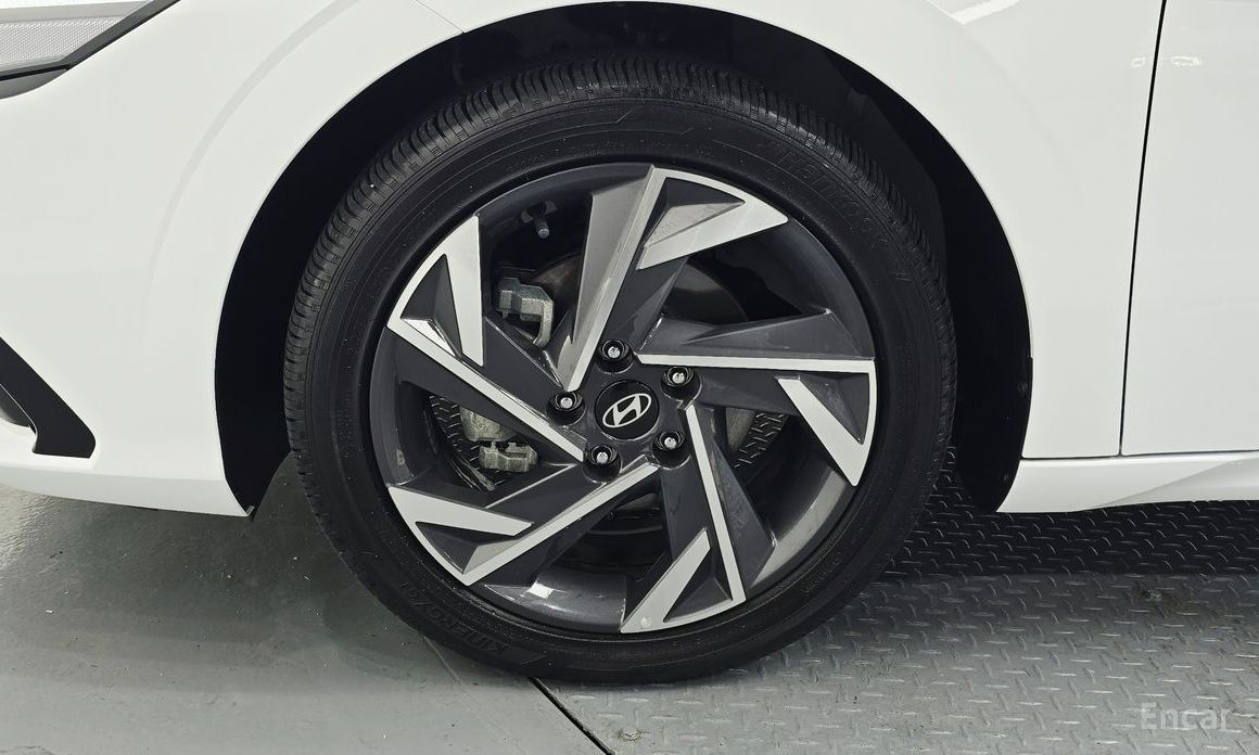  Hyundai AVANTE