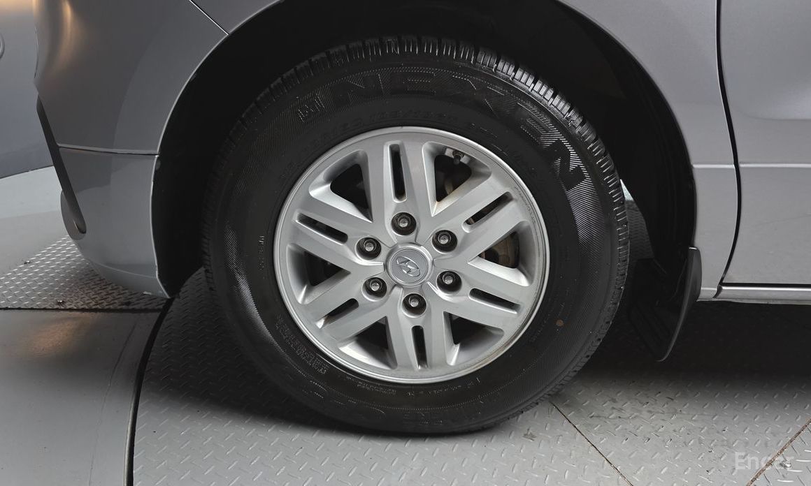  Hyundai Starex