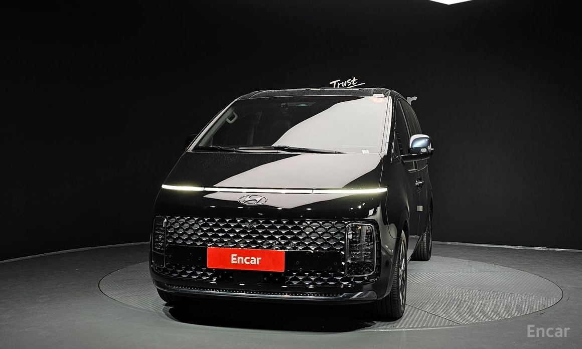 Hyundai Staria