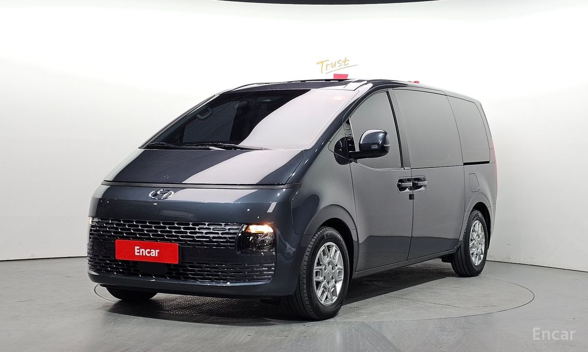  Hyundai Staria