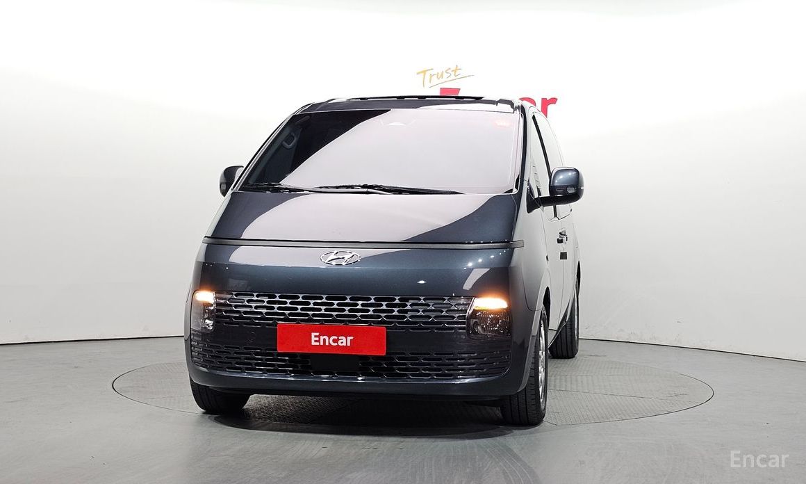  Hyundai Staria