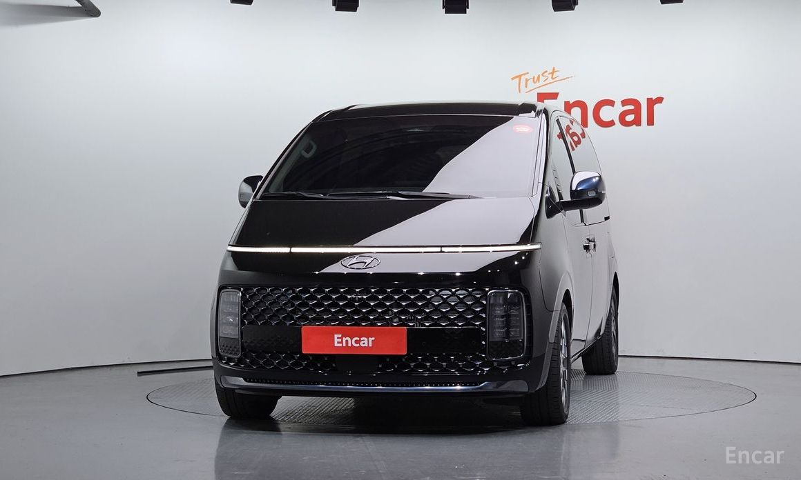  Hyundai Staria