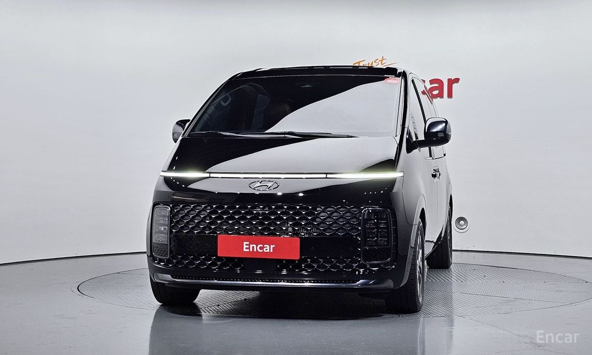  Hyundai Staria