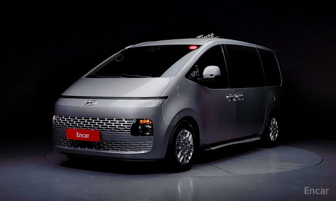  Hyundai Staria