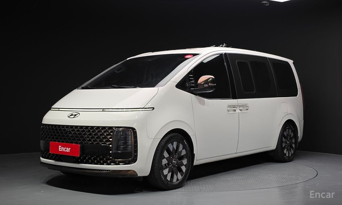  Hyundai Staria