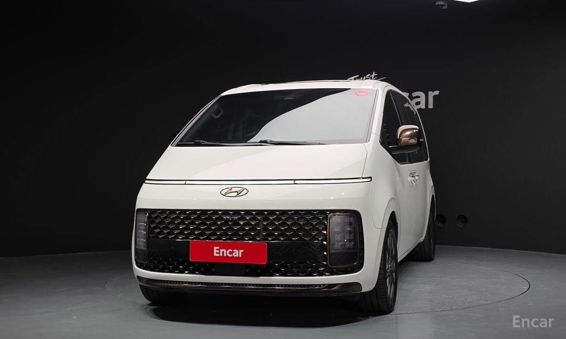  Hyundai Staria