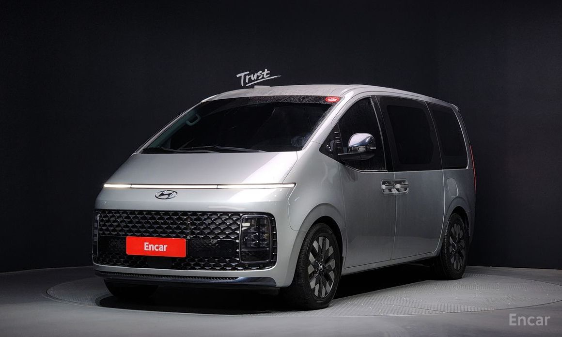  Hyundai Staria