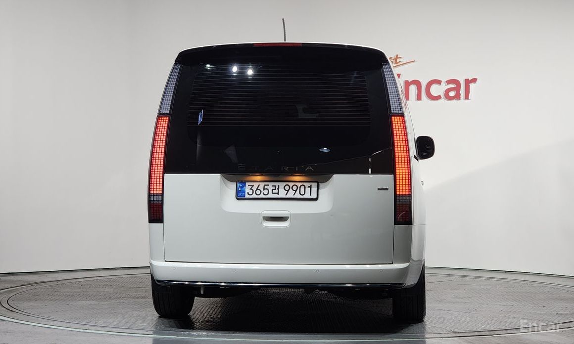  Hyundai Staria