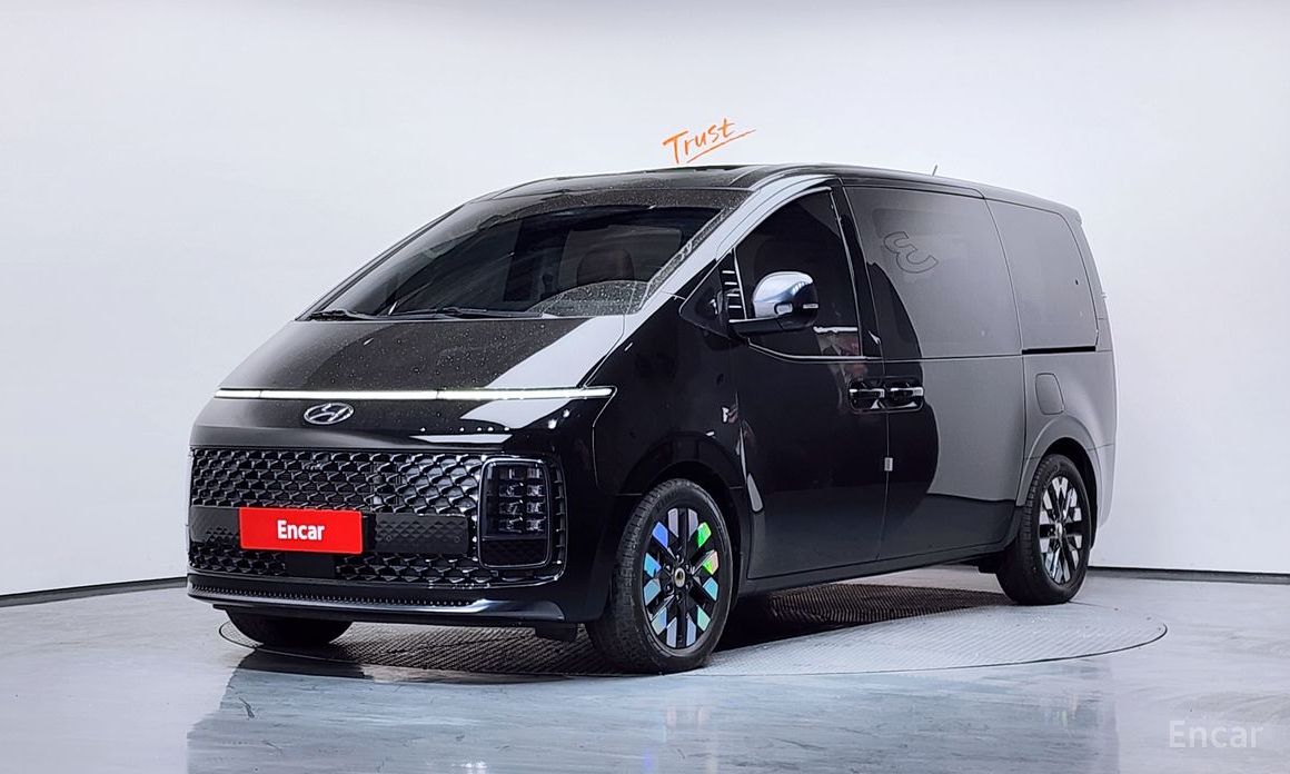  Hyundai Staria