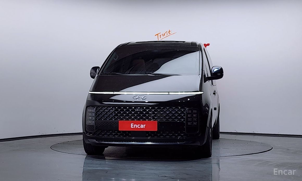  Hyundai Staria