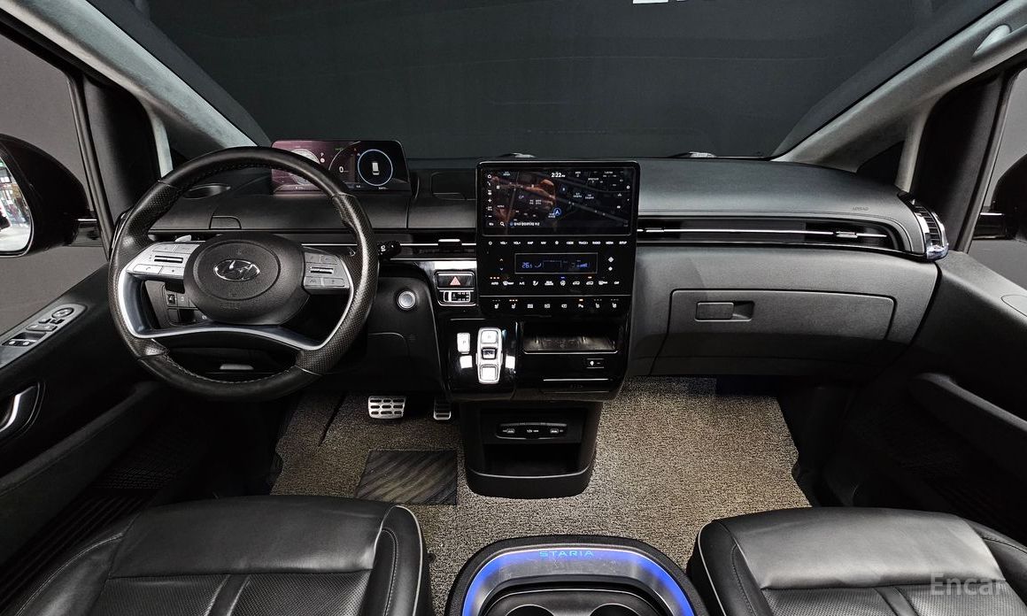  Hyundai Staria