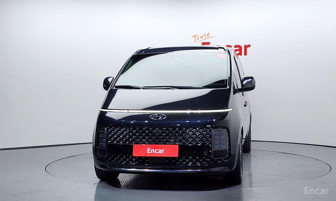  Hyundai Staria