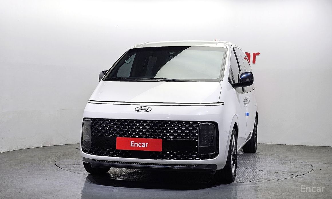  Hyundai Staria