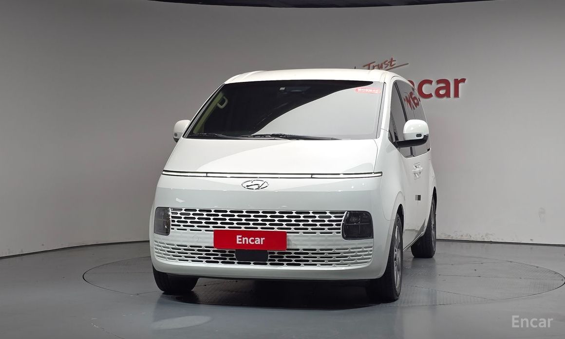  Hyundai Staria