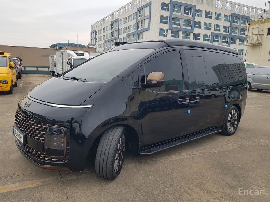 Hyundai Staria