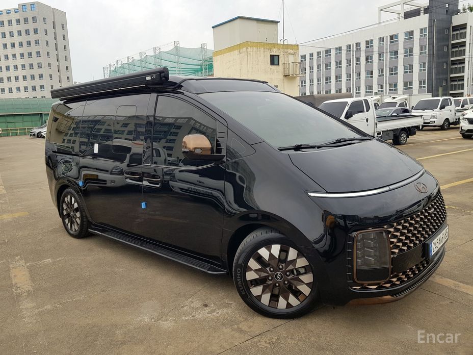  Hyundai Staria