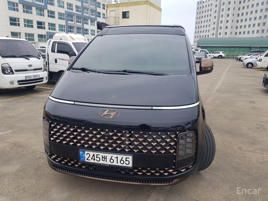  Hyundai Staria