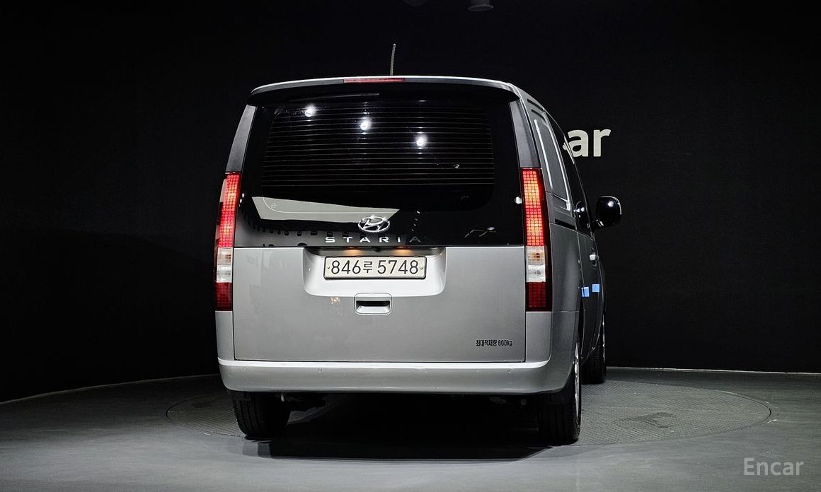  Hyundai Staria