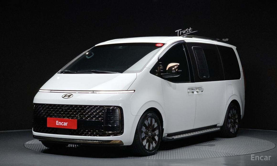 Hyundai Staria