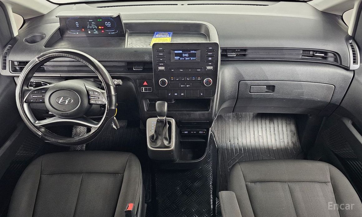  Hyundai Staria