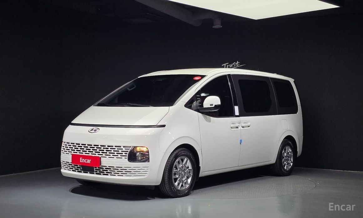  Hyundai Staria