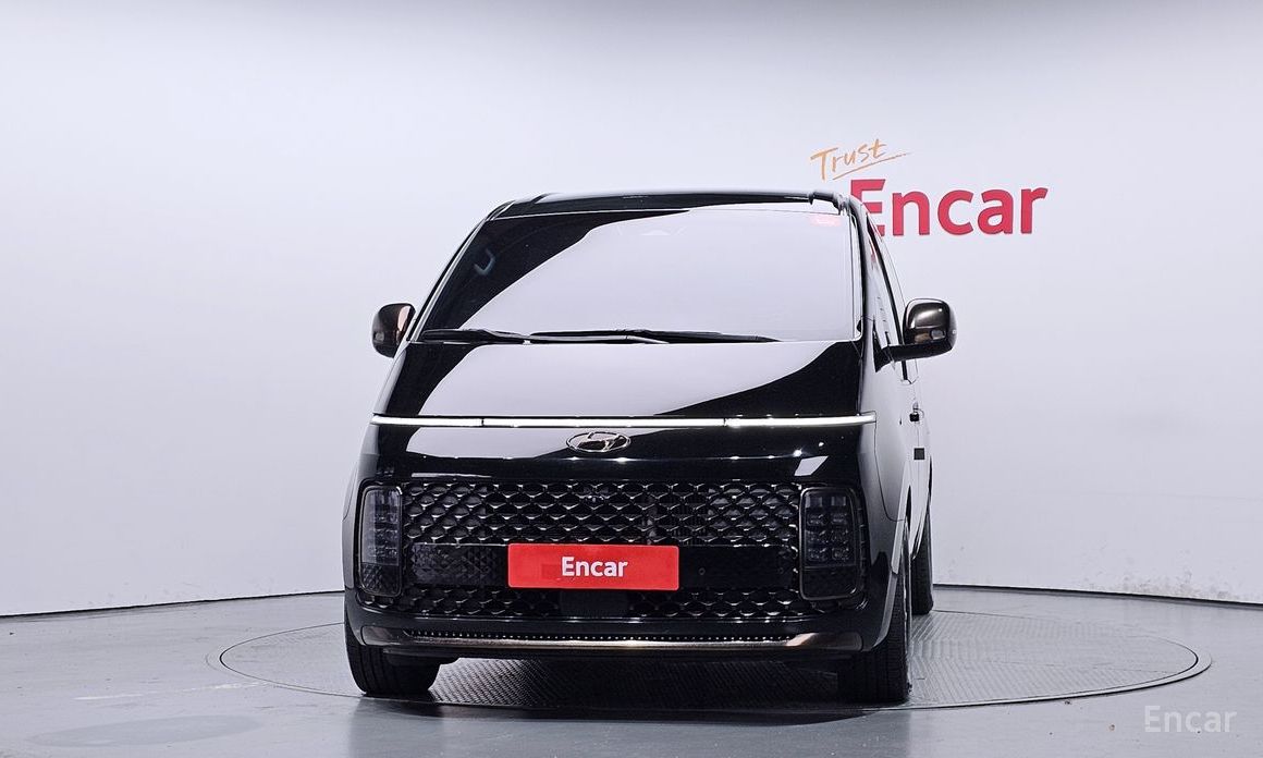  Hyundai Staria