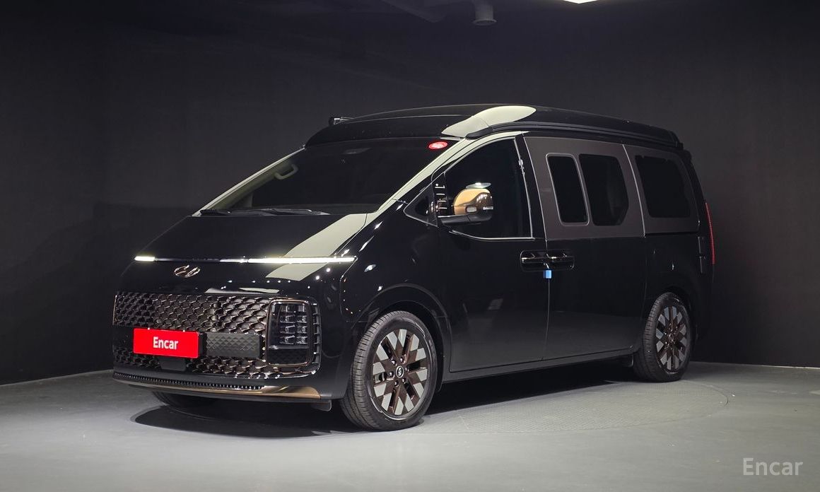  Hyundai Staria