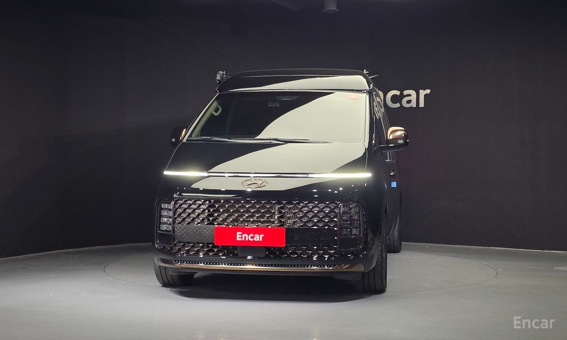  Hyundai Staria