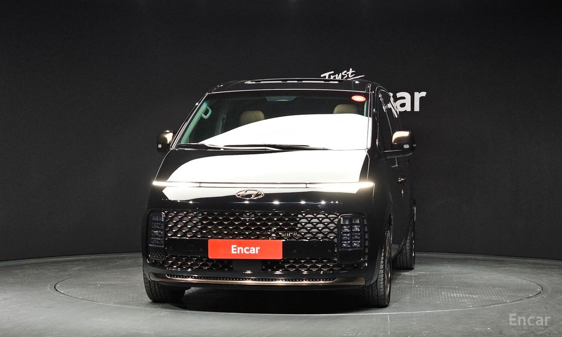  Hyundai Staria