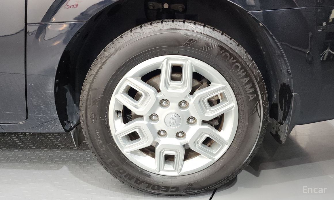  Hyundai Staria