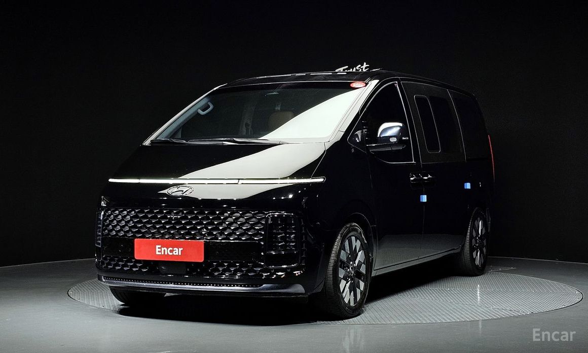  Hyundai Staria