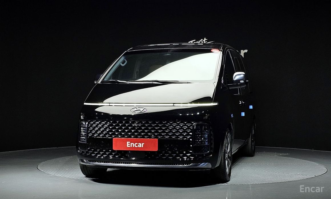  Hyundai Staria