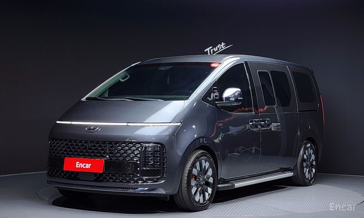  Hyundai Staria